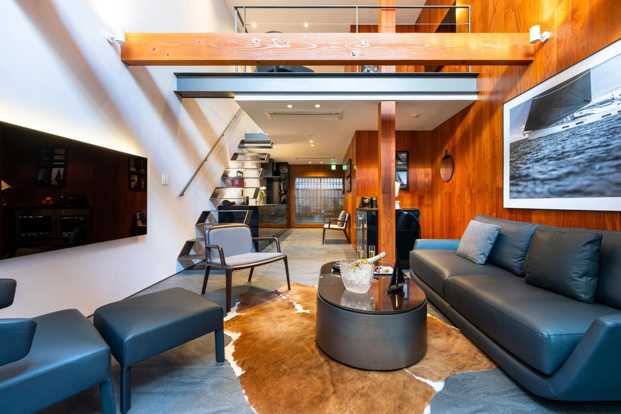 Miya Townhouse By Reflections