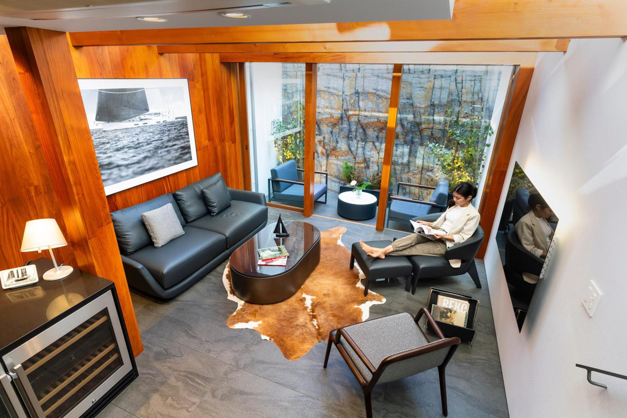 Miya Townhouse By Reflections